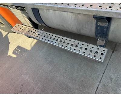 Freightliner Cascadia 113 Fuel Tank Strap / Bracket for a Freightliner CASCADIA 113BBC