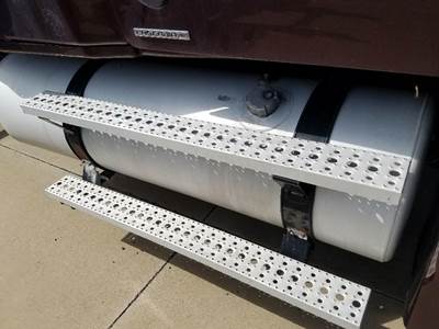 Freightliner Cascadia 125 Fuel Tank Strap / Bracket