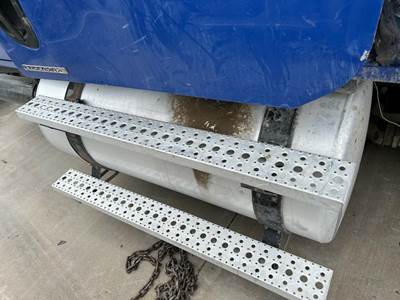 Freightliner Cascadia 125 Fuel Tank Strap / Bracket
