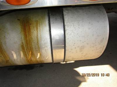 Freightliner Classic XL Right Fuel Tank Strap / Bracket for a Freightliner FLD132 XL CLASSIC