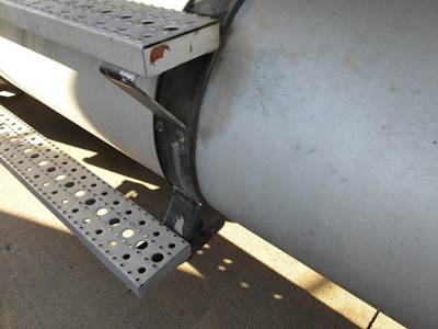 Freightliner Columbia 120 Fuel Tank Strap / Bracket