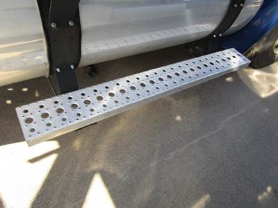 Freightliner Columbia 120 Fuel Tank Strap / Bracket