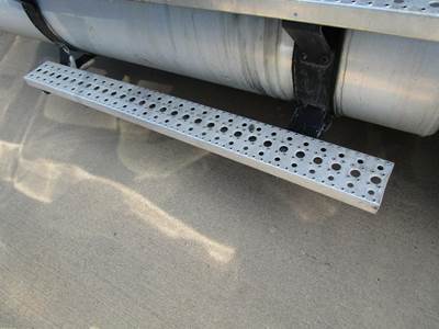 Freightliner Columbia 120 Fuel Tank Strap / Bracket