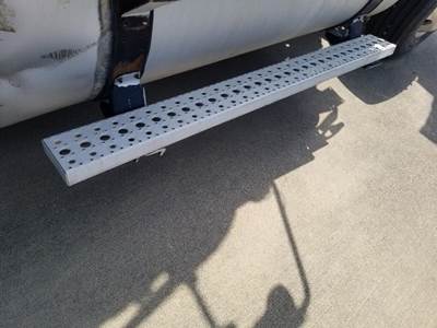 Freightliner Columbia 120 Fuel Tank Strap / Bracket