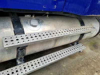 Freightliner Columbia 120 Fuel Tank Strap / Bracket