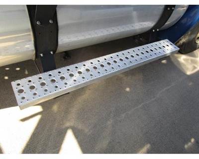 Freightliner Columbia 120 Fuel Tank Strap / Bracket