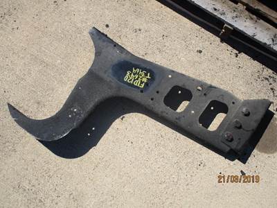 Freightliner FLD120 Fuel Tank Strap / Bracket