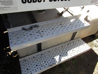 Freightliner M2 106 Fuel Tank Strap / Bracket