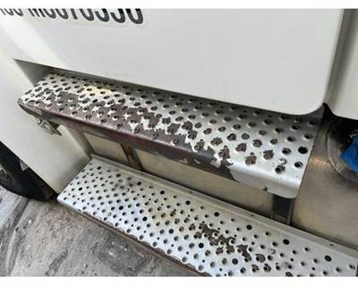 Freightliner M2 106 Fuel Tank Strap / Bracket