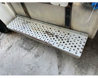 Freightliner M2 106 Fuel Tank Strap / Bracket