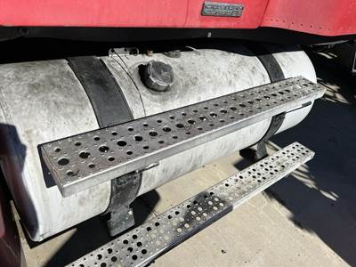 Freightliner ST120 Fuel Tank Strap / Bracket