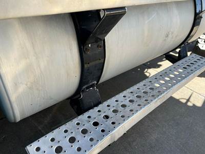 Freightliner ST120 Fuel Tank Strap / Bracket