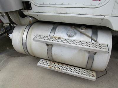 International 5900i Right Fuel Tank Strap / Bracket