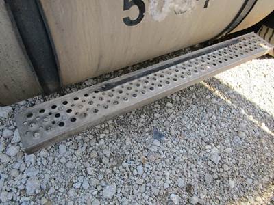 International 9200i Fuel Tank Strap / Bracket