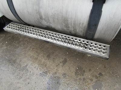 International 9400i Fuel Tank Strap / Bracket