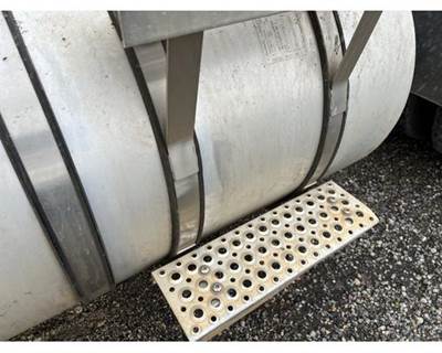 International ProStar Fuel Tank Strap / Bracket