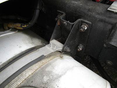 Kenworth T2000 Fuel Tank Strap / Bracket
