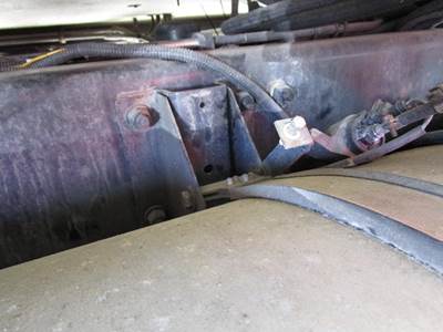 Kenworth T2000 Fuel Tank Strap / Bracket