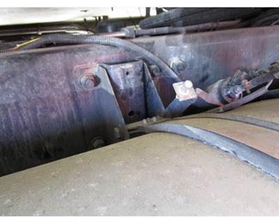 Kenworth T2000 Fuel Tank Strap / Bracket