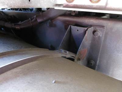 Kenworth T600 Fuel Tank Strap / Bracket