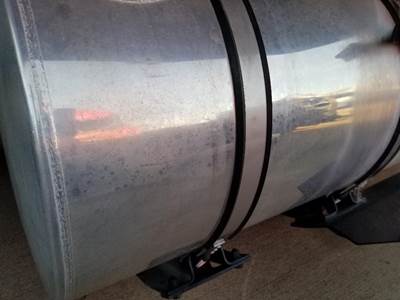 Kenworth T660 Fuel Tank Strap / Bracket