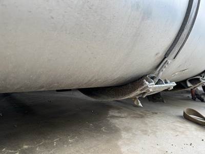 Kenworth T660 Fuel Tank Strap / Bracket