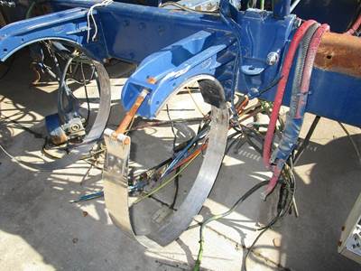 Peterbilt 379 Left Fuel Tank Strap / Bracket