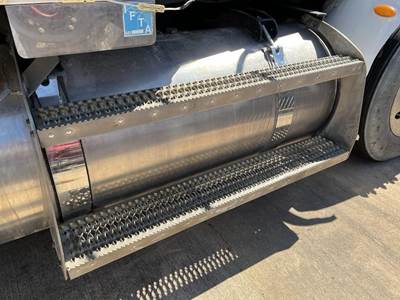 Peterbilt 386 Fuel Tank Strap / Bracket