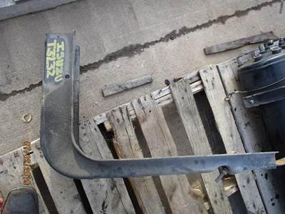 USED ISUZU FUEL TANK BRACKET