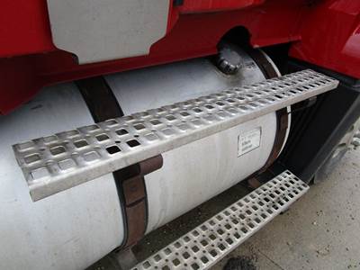 Volvo VNL Fuel Tank Strap / Bracket