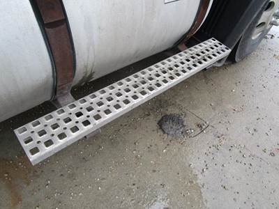 Volvo VNL Fuel Tank Strap / Bracket