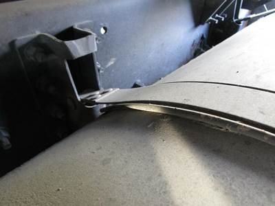 Volvo VNL Fuel Tank Strap / Bracket