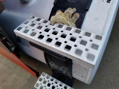 Volvo VNL Fuel Tank Strap / Bracket