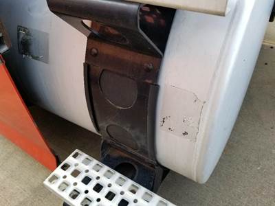 Volvo VNL Fuel Tank Strap / Bracket