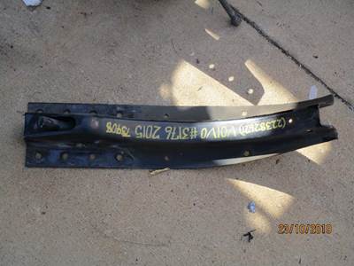 Volvo VNL Fuel Tank Strap / Bracket
