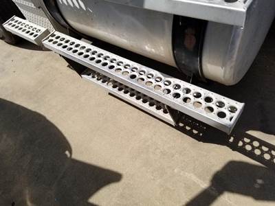 Western Star 4900FA Fuel Tank Strap / Bracket for a Western Star TR 4900 FA