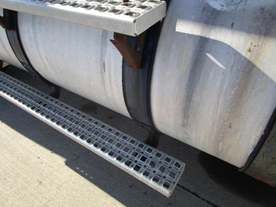 White WIA Areo Series Fuel Tank Strap / Bracket for a Whitegmc WIA Areo Series