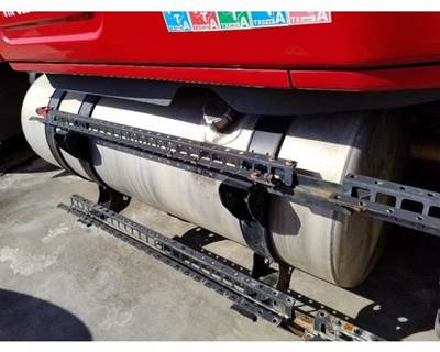 Freightliner Cascadia 125 Right Fuel Tank