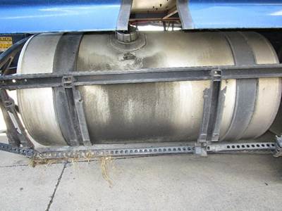 Freightliner Cascadia Right Fuel Tank for a Freightliner CASCADIA 126