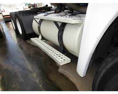 Freightliner Cascadia Right Fuel Tank for a Freightliner CASCADIA 125