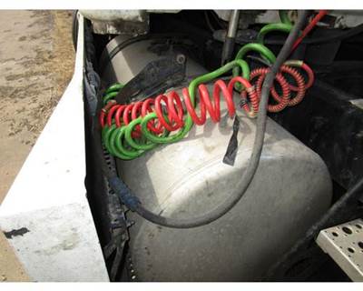 Freightliner Cascadia Left Fuel Tank for a Freightliner CASCADIA 125