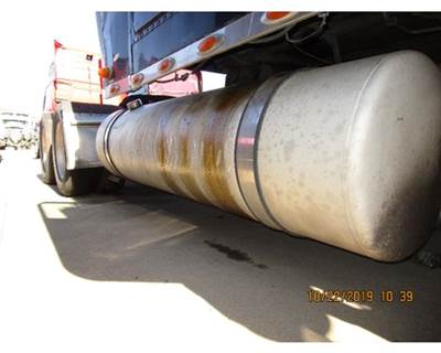 Freightliner Classic XL Right Fuel Tank for a Freightliner FLD132 XL CLASSIC
