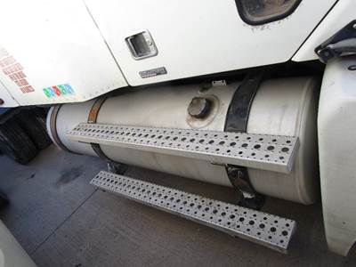 Freightliner Columbia 120 Right Fuel Tank