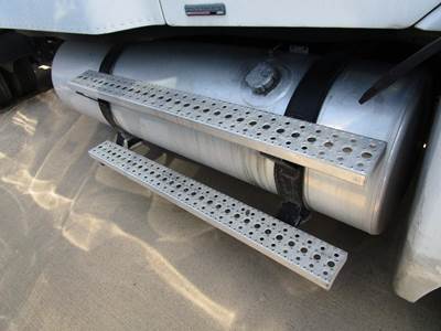 Freightliner Columbia 120 Right Fuel Tank