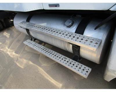 Freightliner Columbia 120 Right Fuel Tank