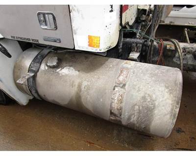Freightliner Columbia Left Fuel Tank for a Freightliner COLUMBIA 120