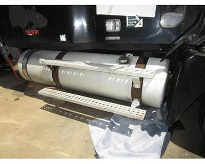 Freightliner Columbia Right Fuel Tank for a Freightliner COLUMBIA 120