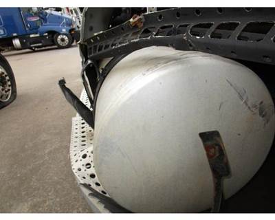 Freightliner Columbia Left Fuel Tank for a Freightliner COLUMBIA 120