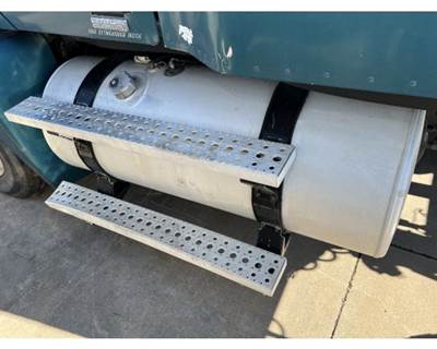 Freightliner ST120 Left Fuel Tank