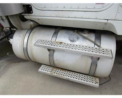 International 5900i Right Fuel Tank
